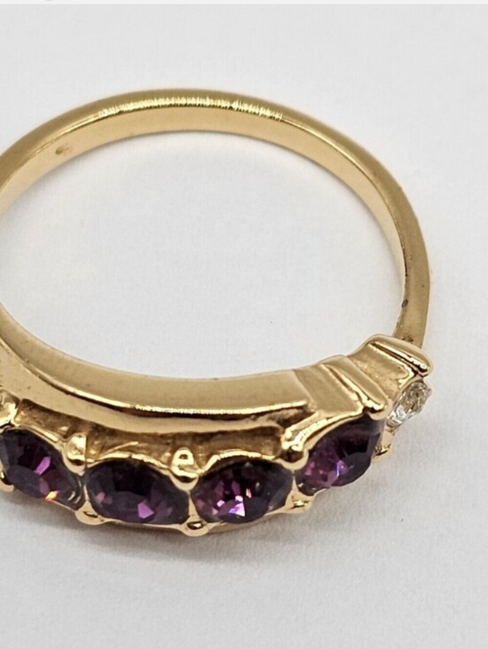 Avon Goldtone Ring with Purple Gemstones - Picture 8 of 8